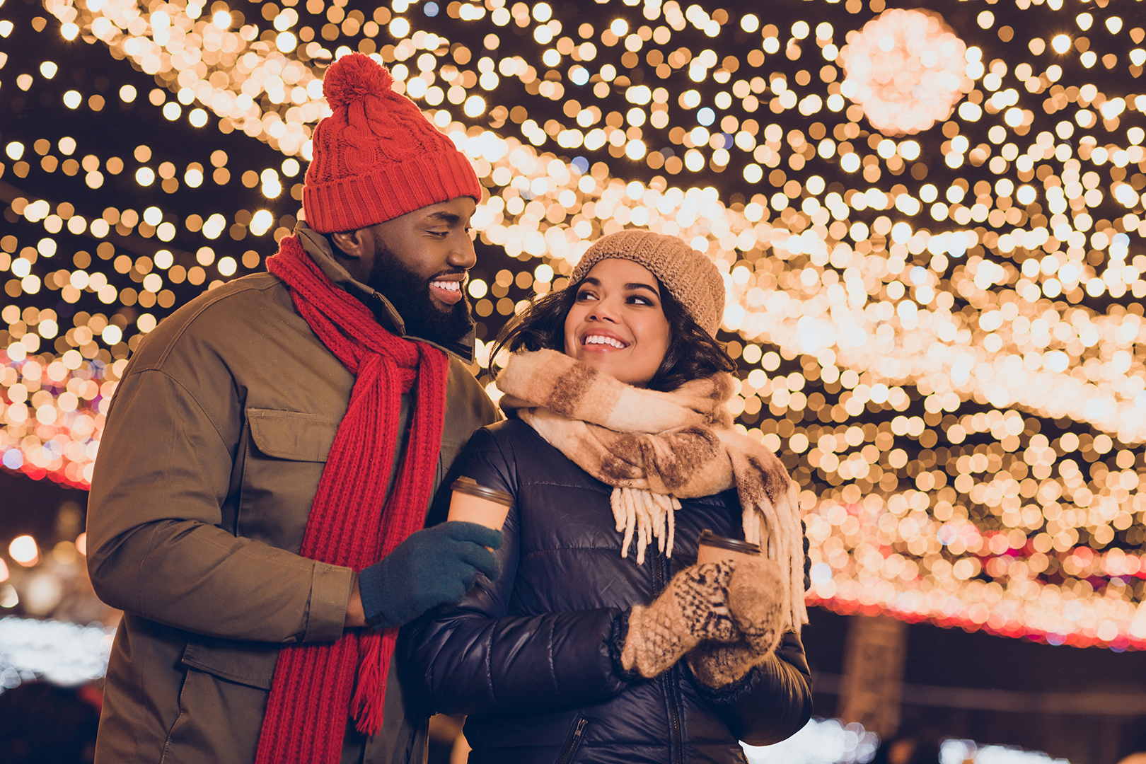 How to Blend Holiday Traditions in a New Relationship